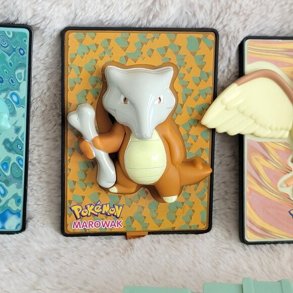 Pokémon the Movie - 2000 Burger King - Lot Of 4 Power Cards w/ Stands - Used - Picture 4 of 8